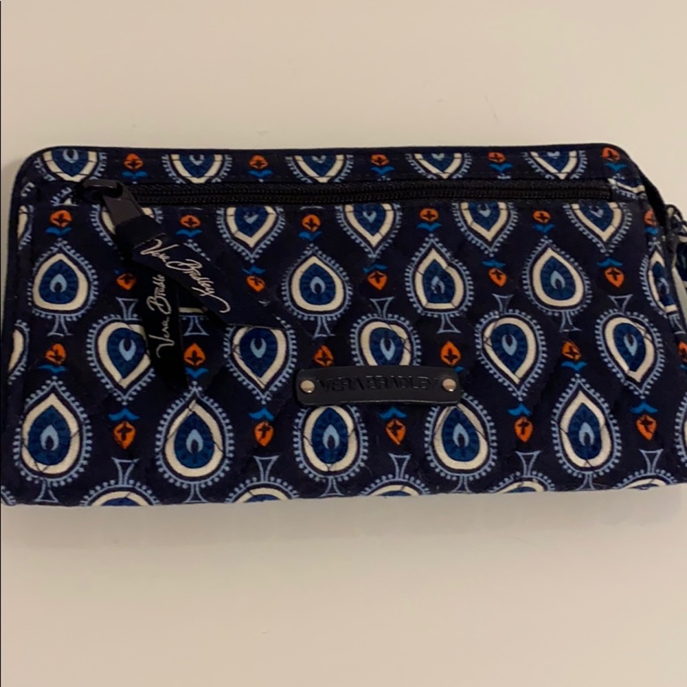 Vera Bradley ristlet wallet